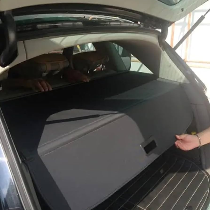 Audi Q5（2023年式）トランクトノカバー