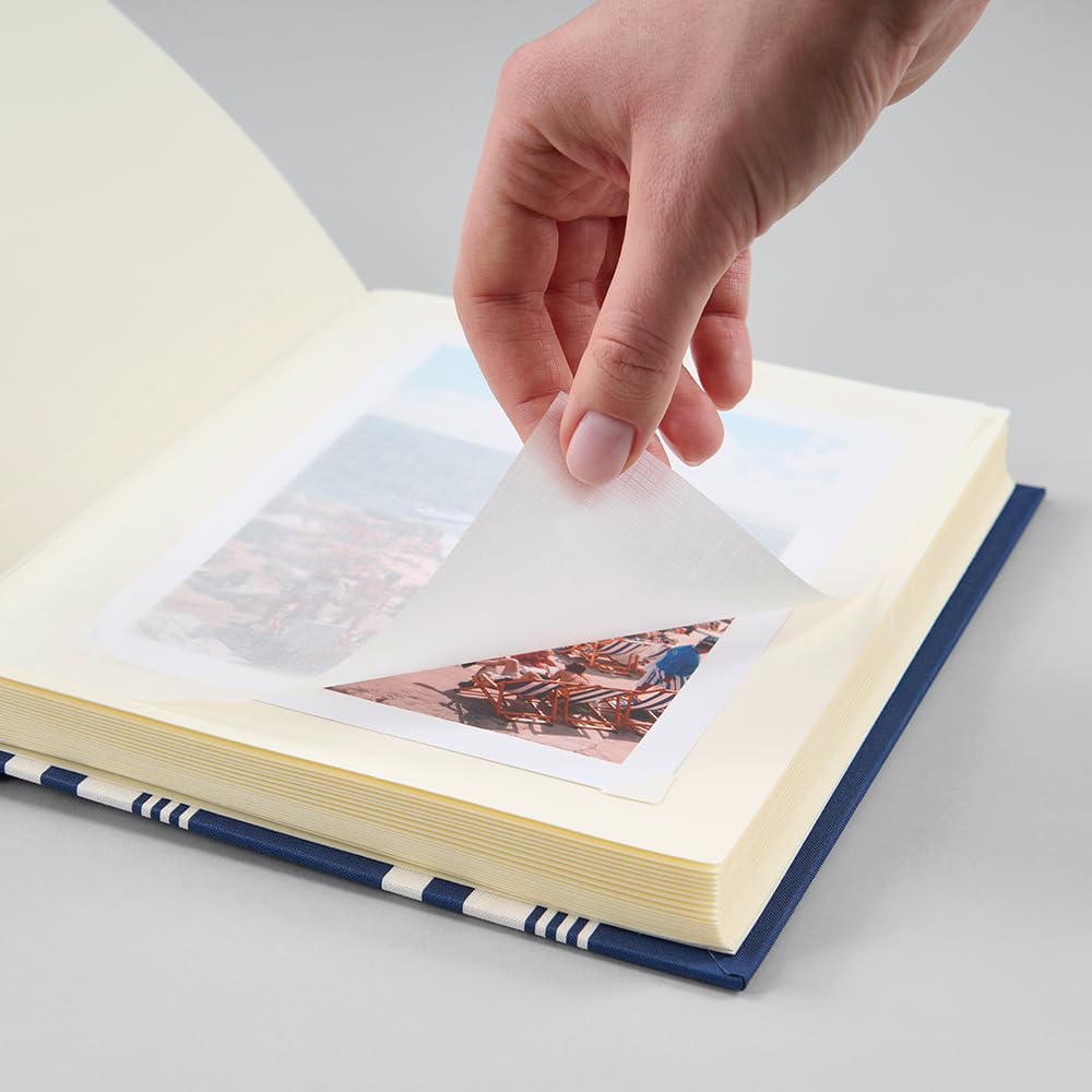 Semikolon 600151 - Álbum de fotos mediano con lino, 21,6 x 25,5 cm, 80 páginas, color crema, para 160 fotos, Rayure Edition Marine/Chamois