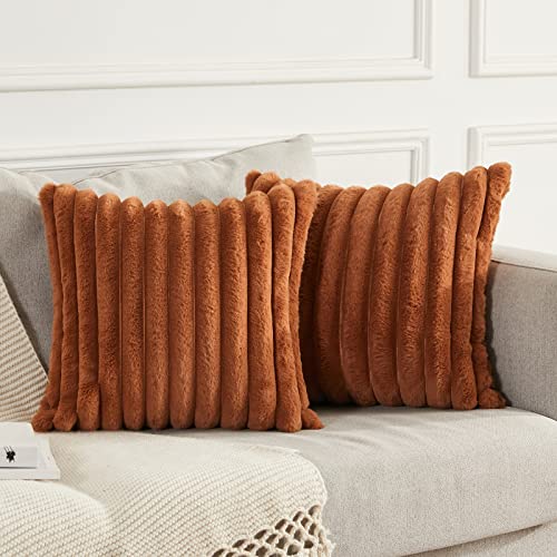 Joyouth Lot de 2, Double-Face Fausse Fourrure en Peluche Décoratif Housses de Coussin Floues Rayures Souples Taie D’Oreiller Coussin pour Canapé Canapé Chambre Marron 40 x 40 cm