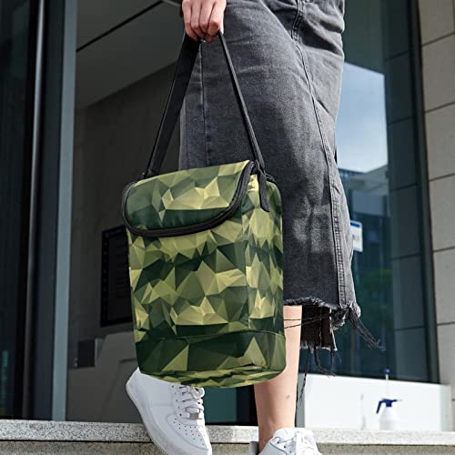 Lonchera grande de camuflaje poligonal verde con correa ajustable 6