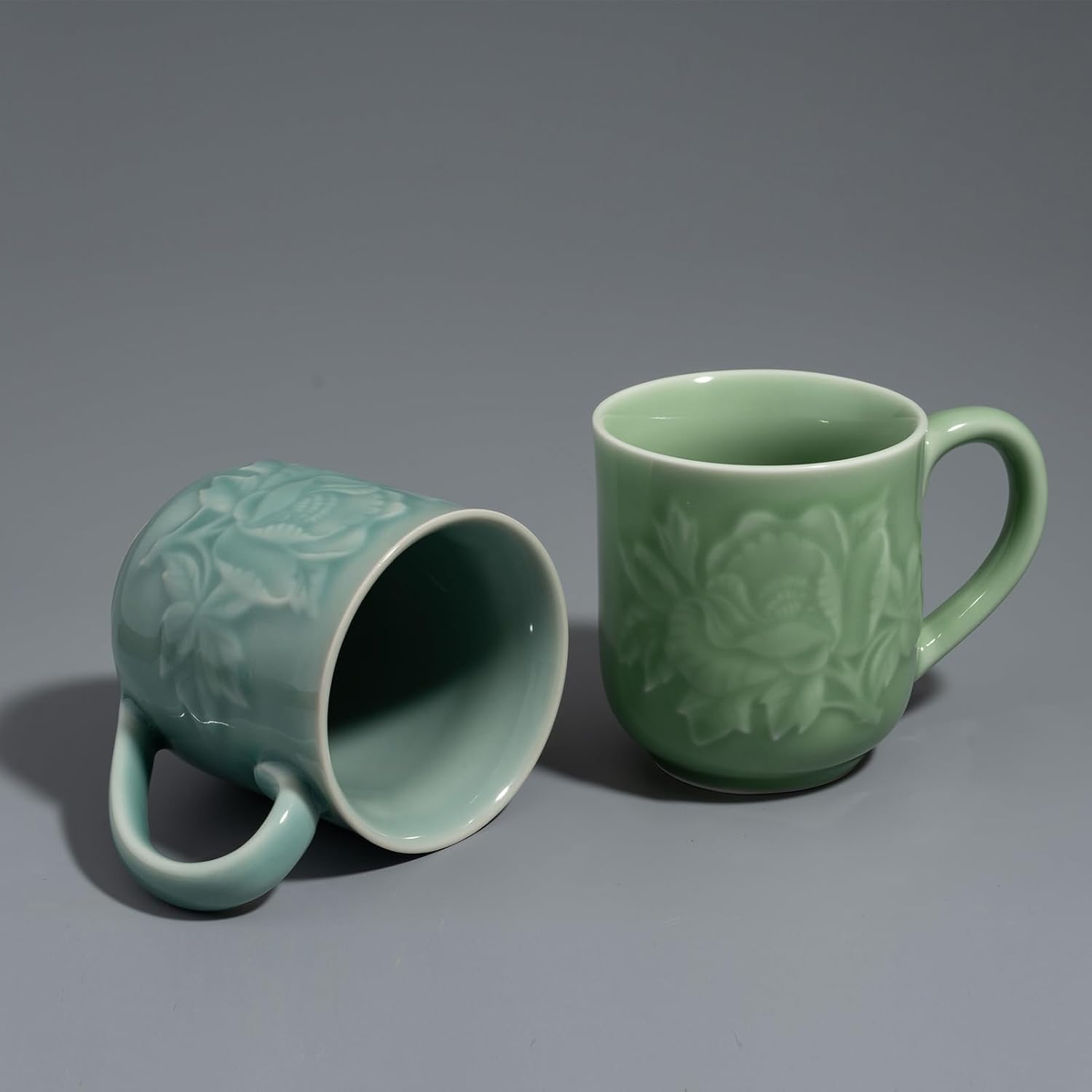Handmade tea cup with lid, celadon Coffee Mug for Milk/Office/Home/Gift, Microwave Dishwasher Safe 12.9 oz/380ml (Sky blue)