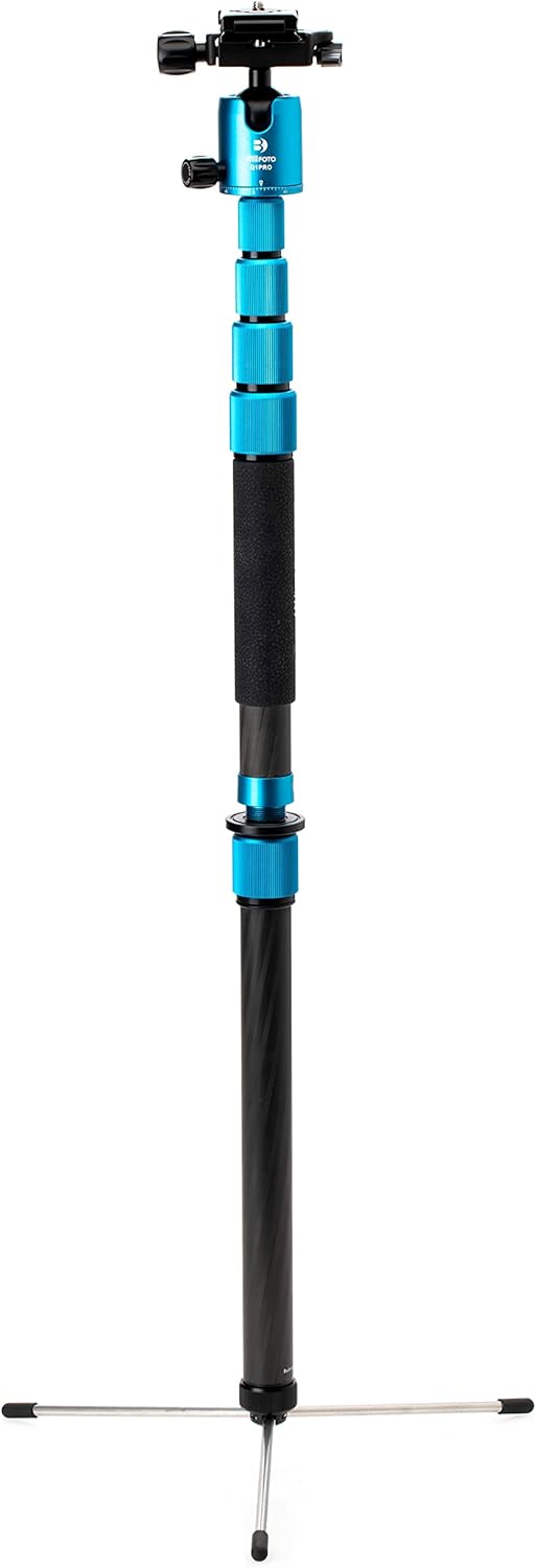 Benro MeFOTO Roadtrip PRO Travel Tripod configured as a tabletop tripod