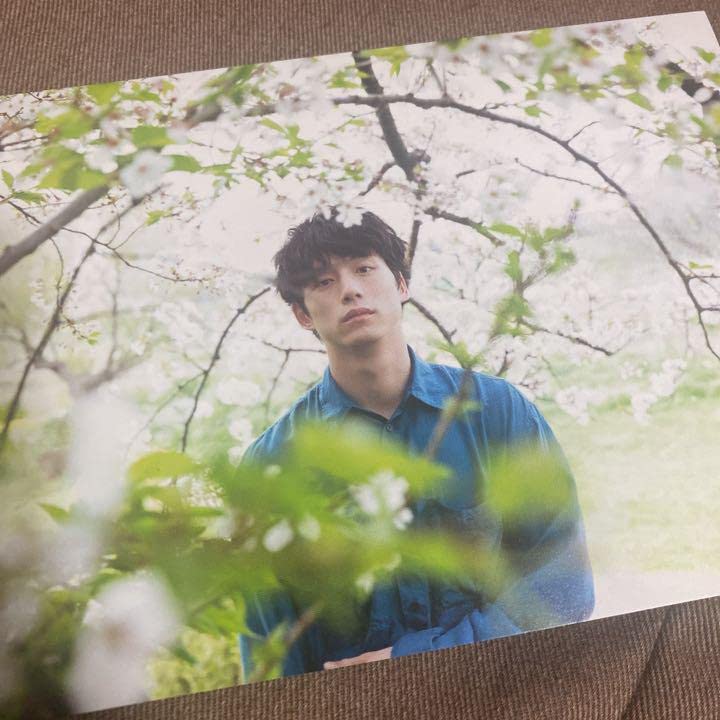 Amazon.co.jp: 坂口健太郎 写真集「君と、」特典ポストカード