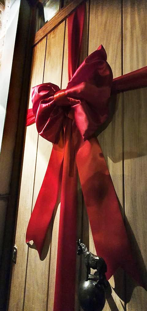 Red Satin Padded Christmas Bow Door Decoration Shop Bow with Gift Wrap Ribbons