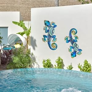HONGLAND Metal Gecko Wall Art 2Pcs Outdoor Wall Decor Lizard Metal Hanging Wall Decoration Glass Sculpture for Garden Yard Patio Fence Home Blue