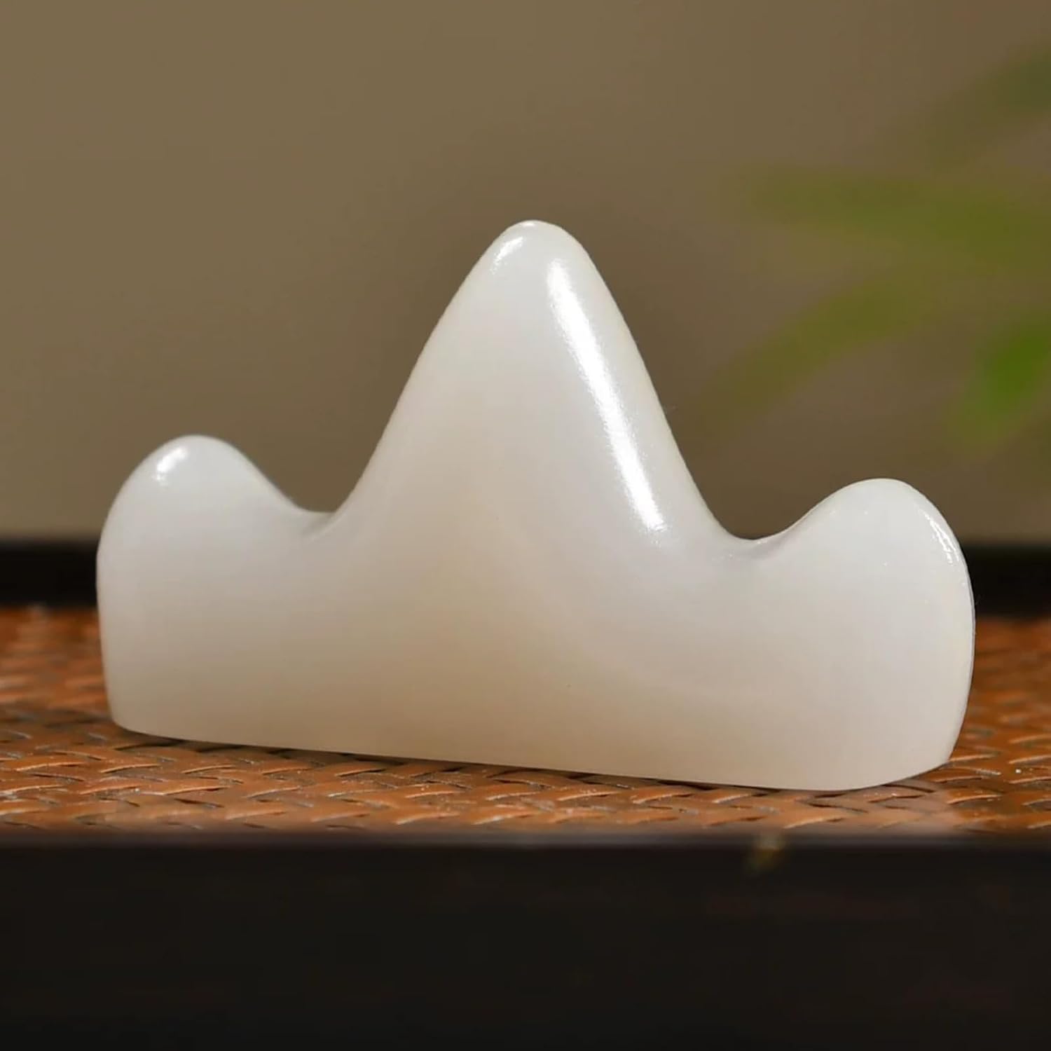 Jade Pen Holder Brush Holder Yamagata Bracket, 6cm 2.4in, Calligraphy Supplies Ornament Desktop Decoration