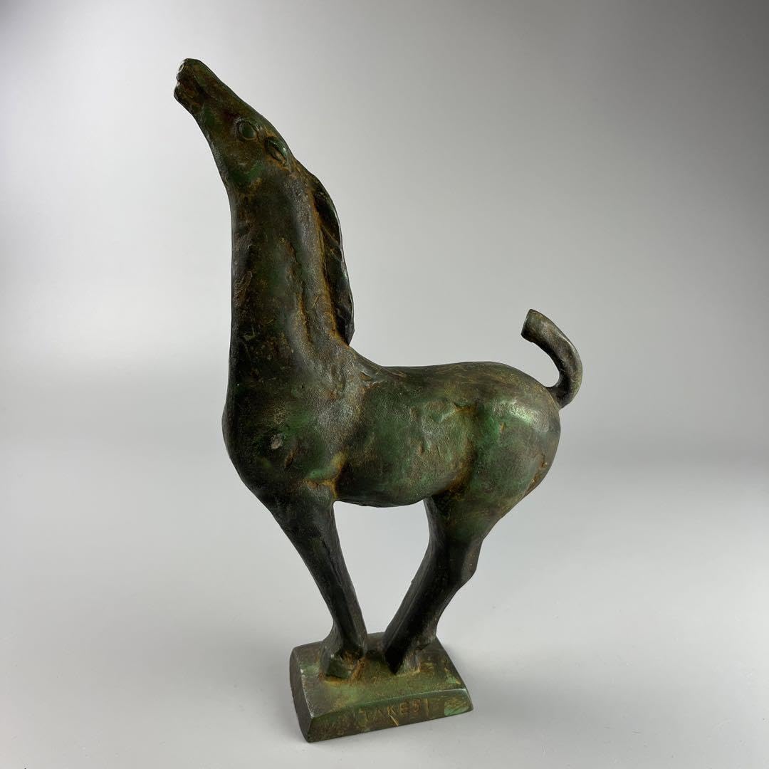 Amazon.co.jp: 彫刻家 石田武至 嘶 ブロンズ 馬 置物 : ホーム＆キッチン