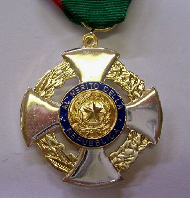 MEDAGLIA DI "CAVALIERE AL MERITO DELLA REPUBBLICA" (ARGENTATA)