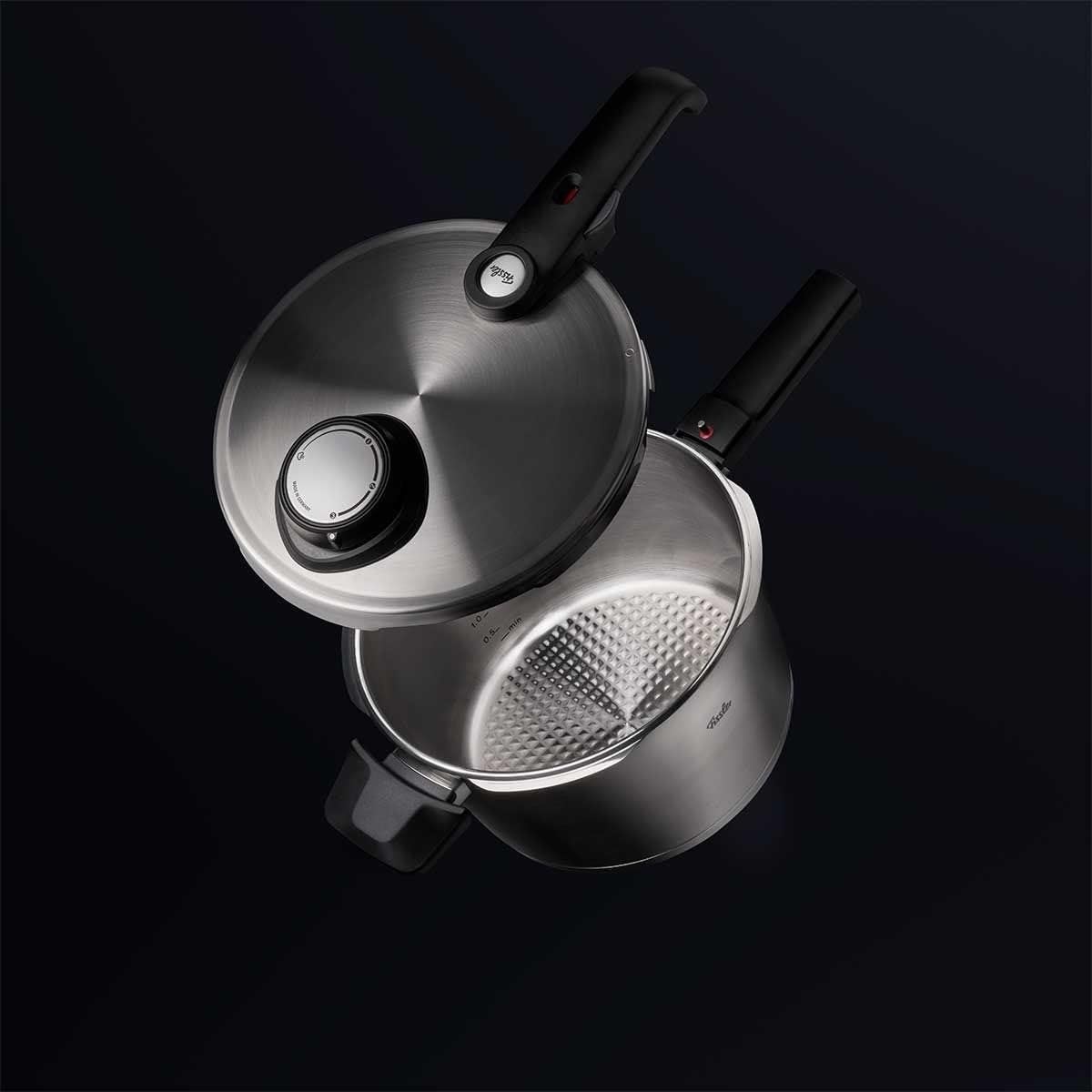 Fissler Vitavit Premium/Schnellkochtopf-Set, 4-teilig (6l - Ø 22 cm & Schnellbratpfanne 2,5l - Ø 22 cm) inkl. Metall-Deckel, Einsatz - Made in Germany, Induktion