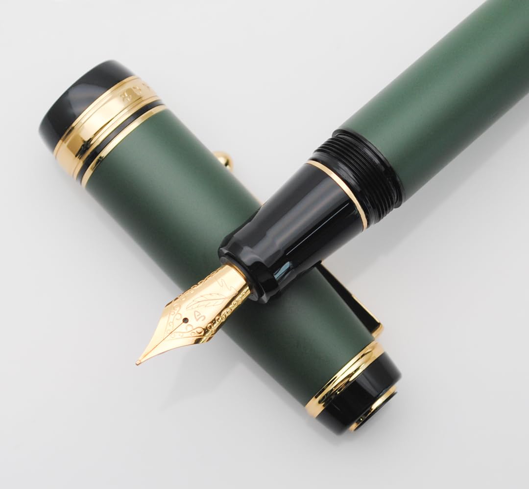 Ensemble de stylo-plume en métal à pointe moyenne 0,7 mm, avec convertisseur de recharge d'encre, 5 cartouches d'encre et coffret cadeau (pointe moyenne 0,7 mm, vert mat)