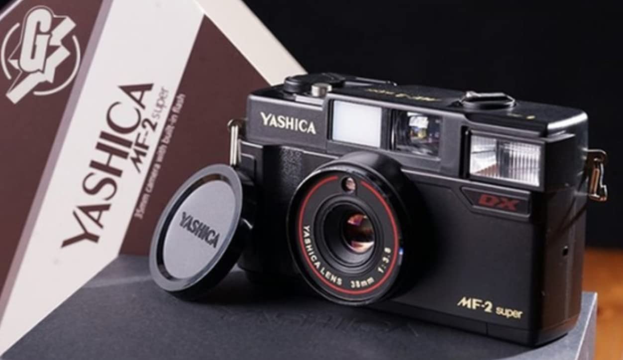 Yashica Kyocera MF-2 Super - Cámara de Fotos analógica, 35 mm, pequeña, con paño para cámara