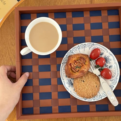 Plateau en cuir tressé : la solution de rangement moderne pour table basse