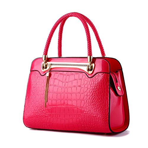 Sac modèle crocodile avec pompon et bandoulière confort femme