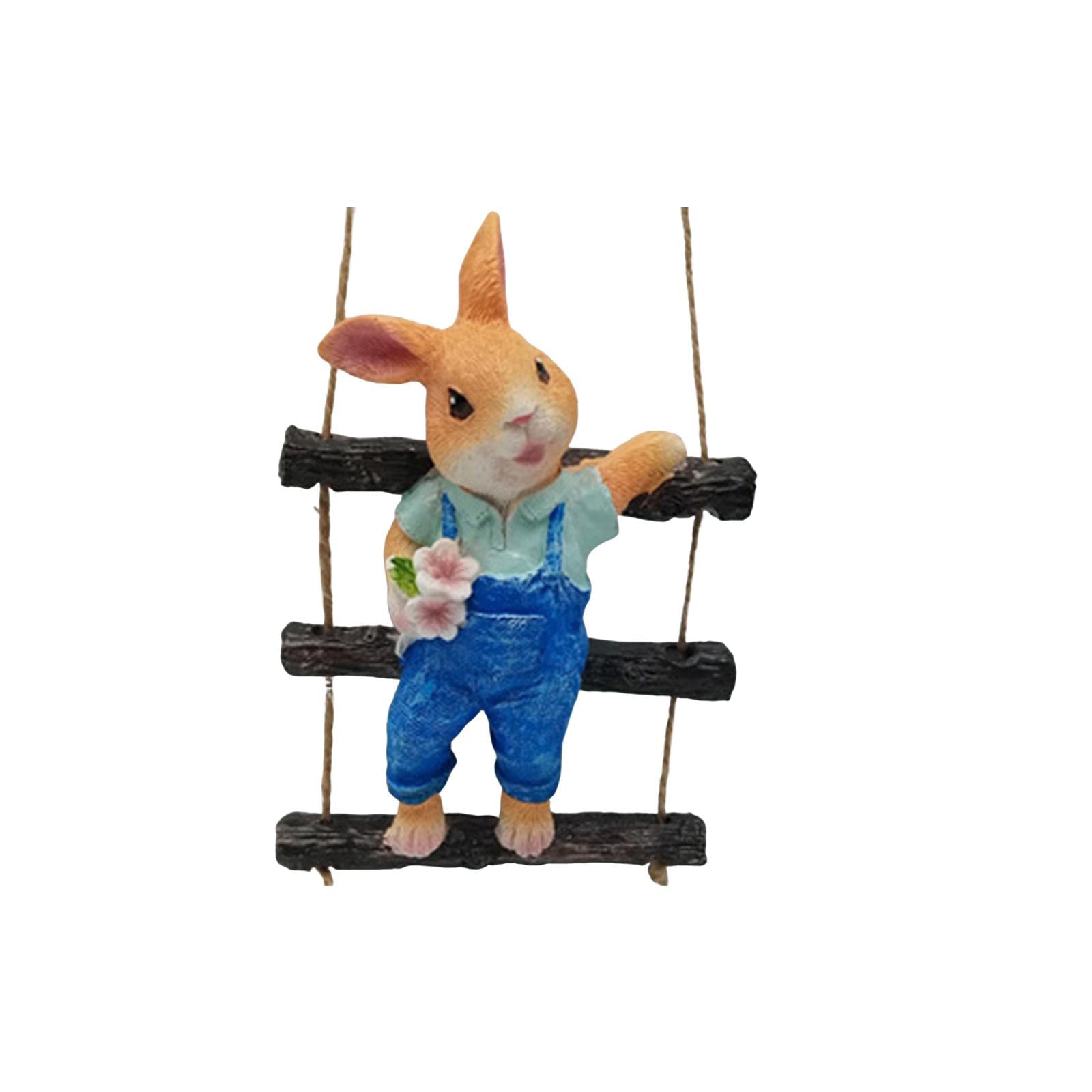Statue balancement lapin pour habiller un arbre vide et décorer un jardin sans espace