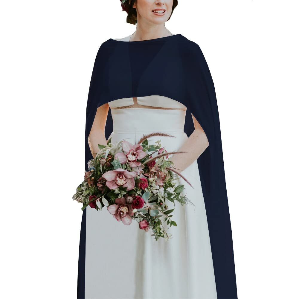 Cape de mariage en mousseline fluide et col rond pour sublimer une silhouette de cérémonie