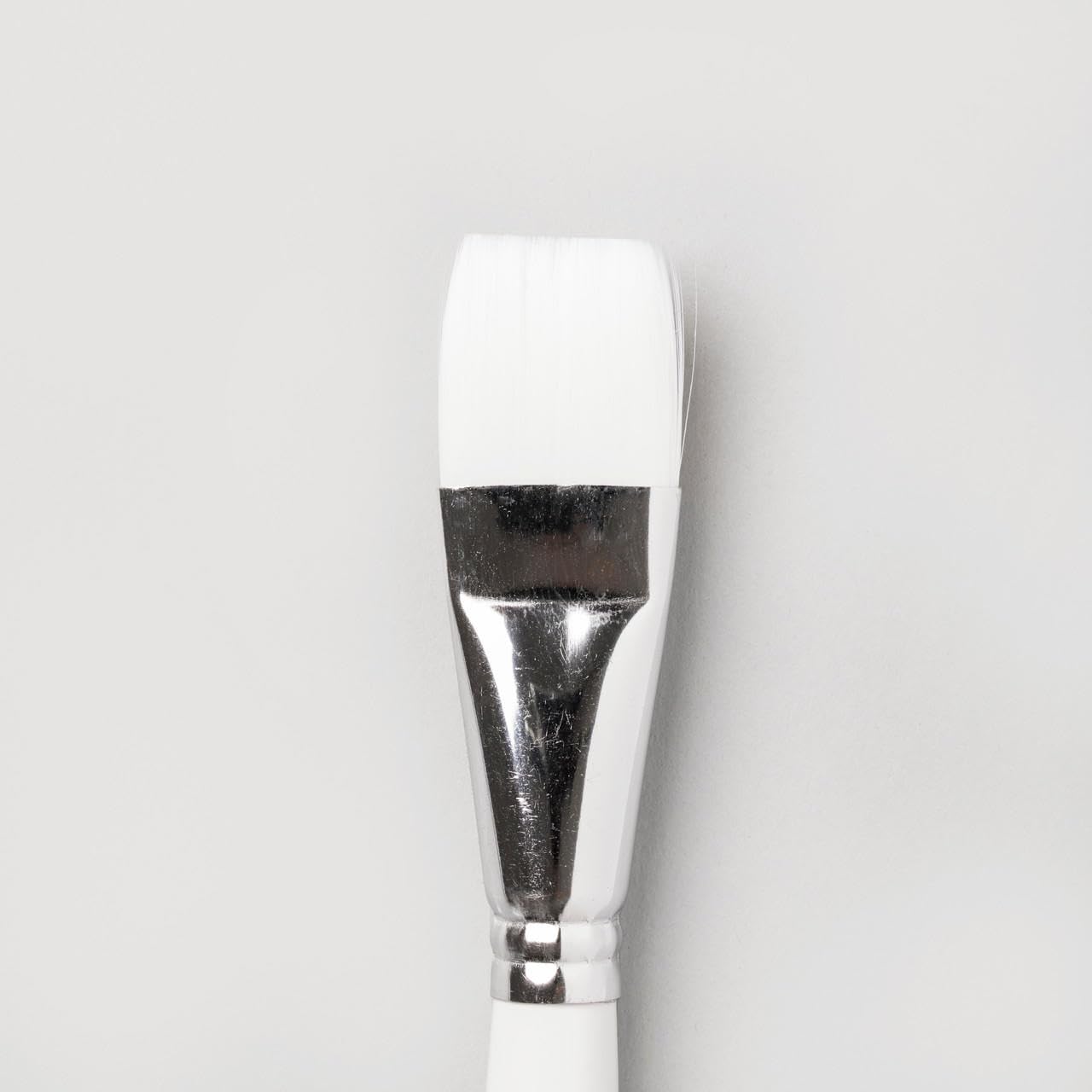 Pro Arte White Series 32 Polar Flat Tip Brush No 1" - Made In England