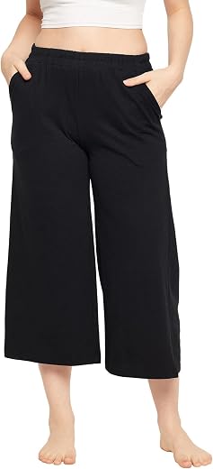 Clovia Women's Regular Fit Mid Rise Capri