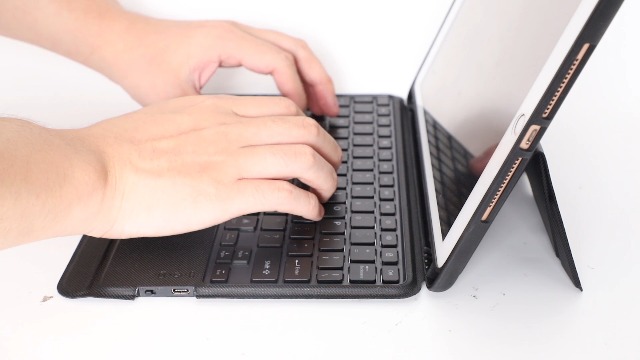 Amazon.co.jp: 高級版「横/縦両方対応」 iPad 第9世代 キーボード