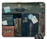 Rutschfeste Gummiunterseite: Das Gaming-Mauspad verfügt über eine stabile, dicke und gummierte Unterseite, die es beim Bewegen der Maus an Ort und Stelle hält und Ihnen volle Bewegungsfreiheit bietet.