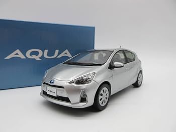 トヨタ 新型アクア 後期型 ミニカーカラーサンプル シルバーメタリック【非売品】 Amazon | トヨタ 新型アクア AQUA 型 非売品 プルバックカー