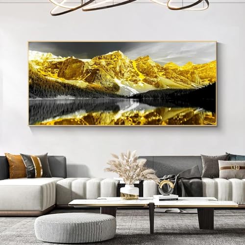 Peinture en noir et blanc de montagne dorée pour créer un salon moderne et chaleureux