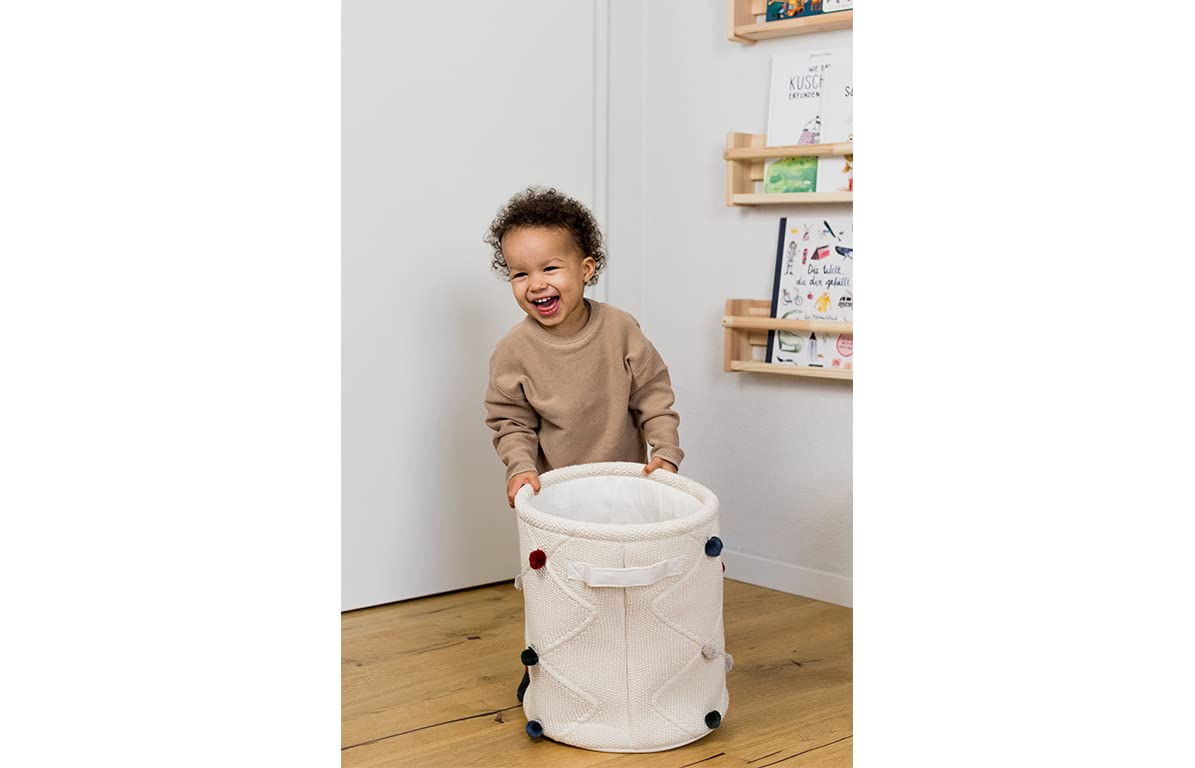 Kindsgut Aufbewahrungskorb Kinder Baumwolle mit Pompons, Creme | Spielzeugkorb 30x35 cm, weich und rund, für Kuscheltiere, Spielzeug, Decken und Wäsche, Kinderzimmer, Ordnung lernen, Unisex