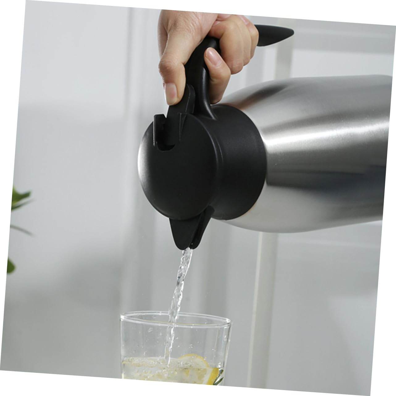 Edelstahl Thermoskanne Doppelwandige Vakuumisolation Langlebig und Hitzebeständig Große Kapazität Kaffeekanne für Zuhause und Büro