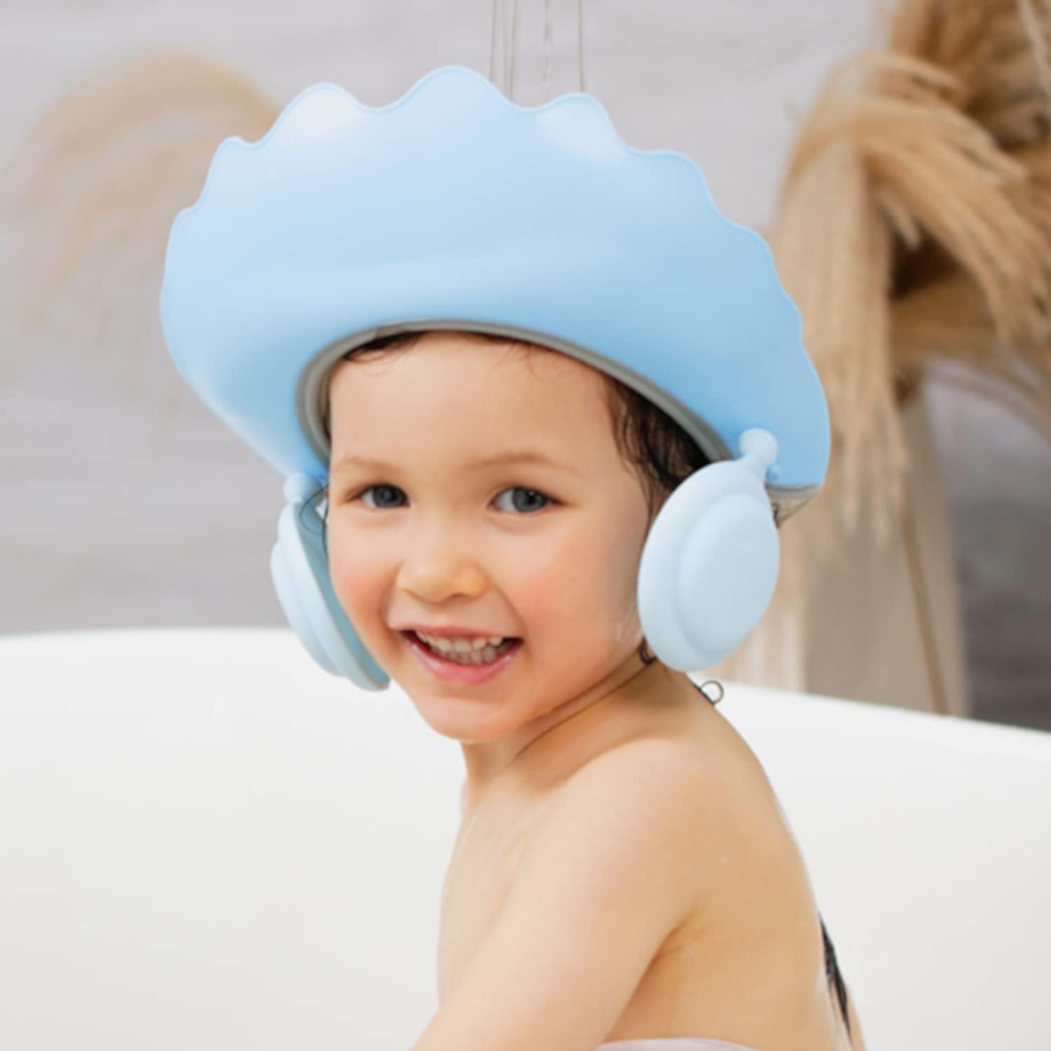 Amorepiena シャンプーハット 耳当て付き バスグッズ お風呂 介護 赤ちゃん 高級 ベビー シャワーキャップ 子ども 子供 防水帽子 目や耳に水が入らない バスタイム 耳を保護 可愛い お風呂用品 サイズ調整可能 ブルー 目を保護 キッズ