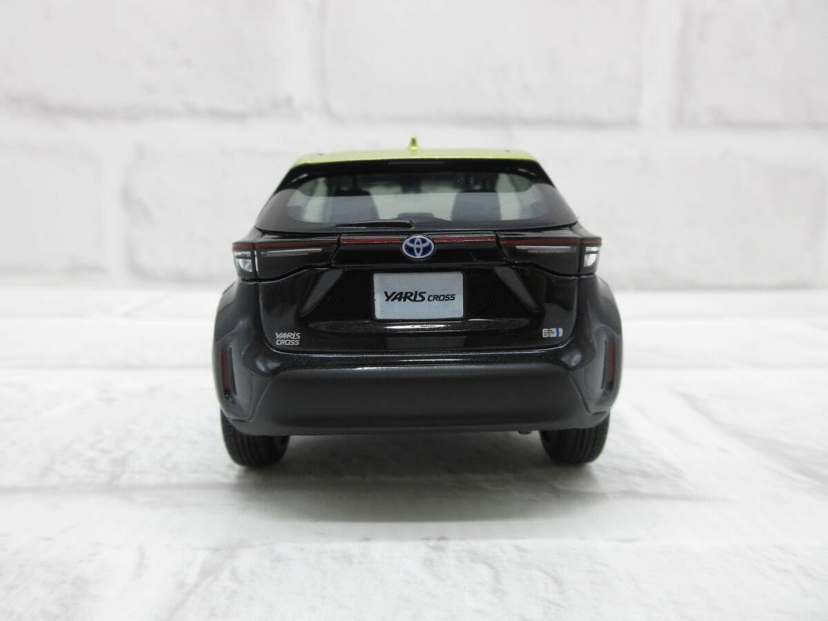 1/30 トヨタ 新型ヤリスクロス YARIS CROSS ハイブリッド カ