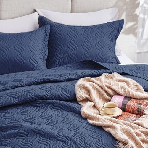 Love's cabin California King Size Quilt Bedding Set Navy Bedspread - Cal King Summer Lightweight Bedspread Comforter - Wave Pattern Coverlet for All Season - 3 Pieces (1 Quilt, 2 Pillow Shams)