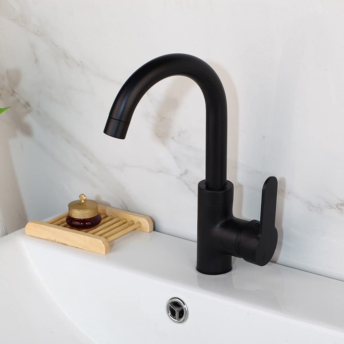 Grifo de lavabo y baño mezclador de agua en latón cromado