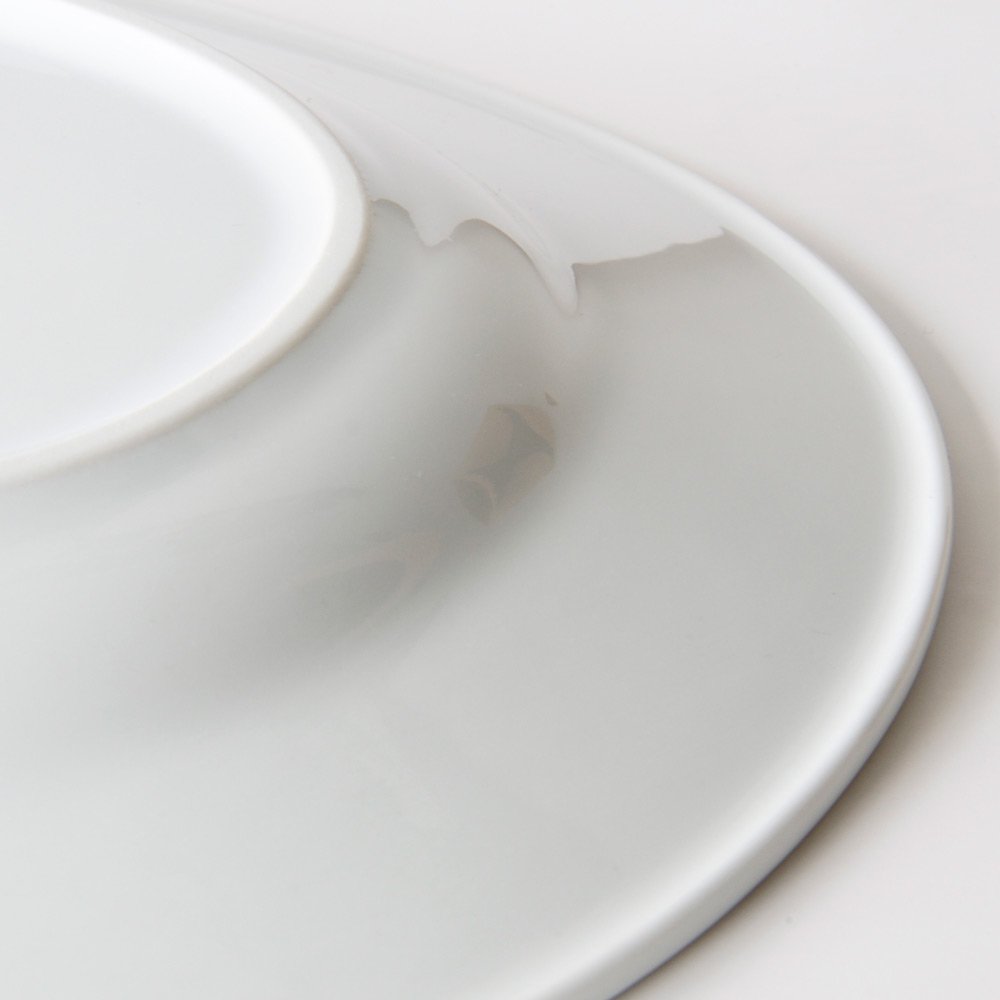A di Alessi - AJM28/22 - PlateBowlCup Piatto da portata ovale in porcellana bianca.