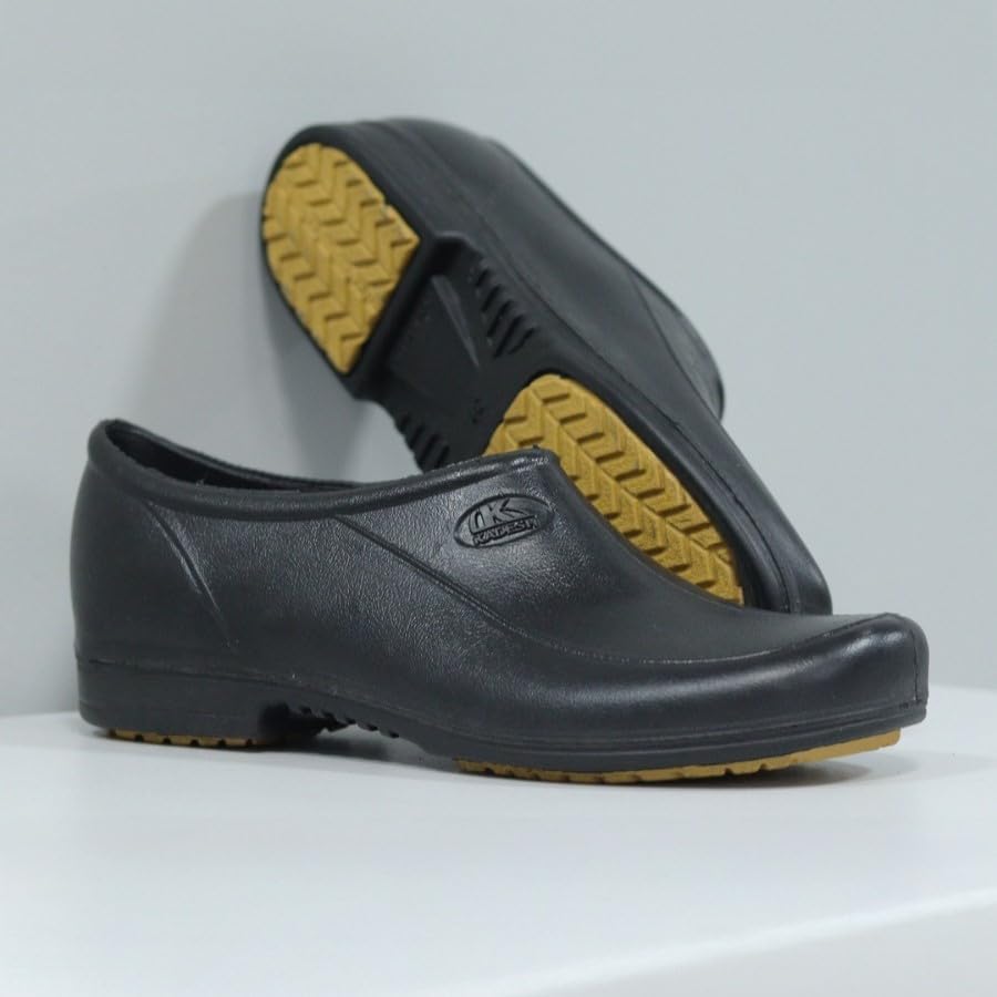 SAPATO SOFT GRIP - CONFECCIONADO EM POLIURETANO (PU) NA COR PRETA...