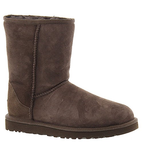 UGG Womens Classic Short Chocolate Winter Boot - 8
