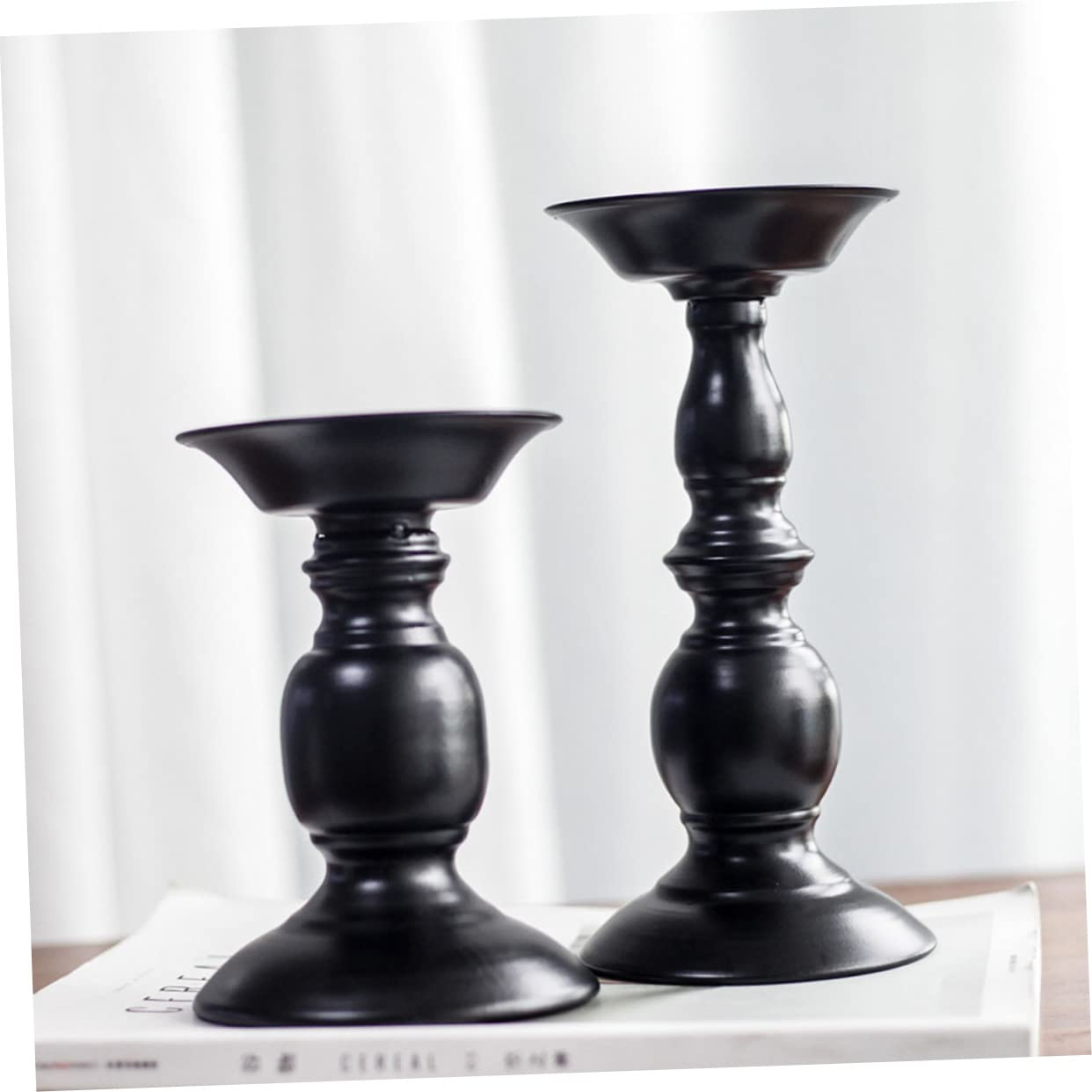 Candelabro Retro Estilo Europeo Negro de Hierro, 2 Piezas | Adorno de Hierro, Acabado de Pintura Horneada, Pieza Decorativa para Hogar
