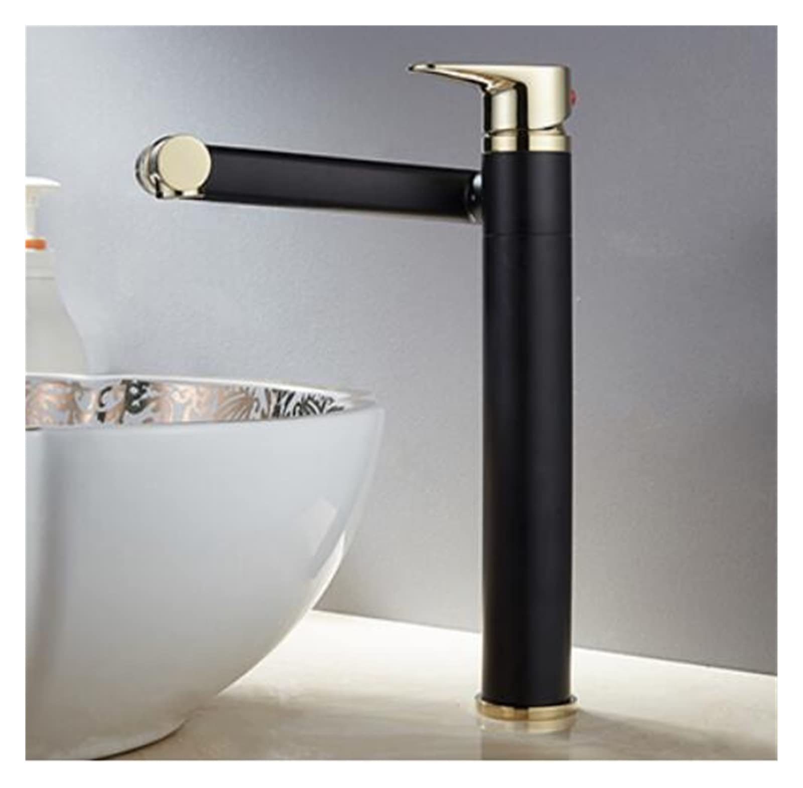 Robinet de lavabo or et noir au design vintage élégant pour votre salle de bain