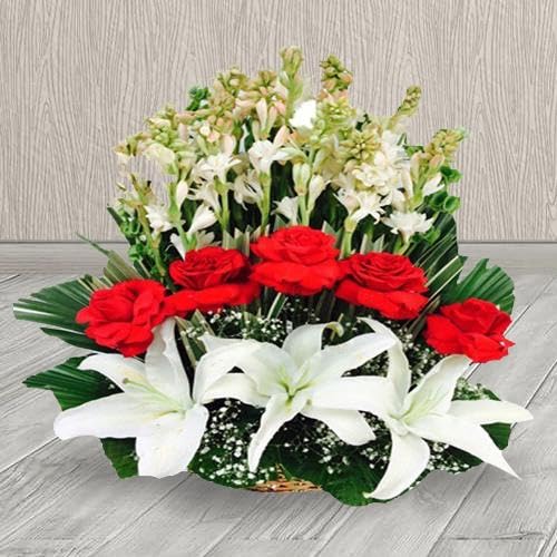 FLORANET Elegant 20 Fresh Flowers Arrangement with 12 White Tuberoses, 5 Red Roses & 3 White Lilies for Anniversary, Birthday, Wedding, Congratulations & Mother’s Day (Same Day Delivery)-image-27