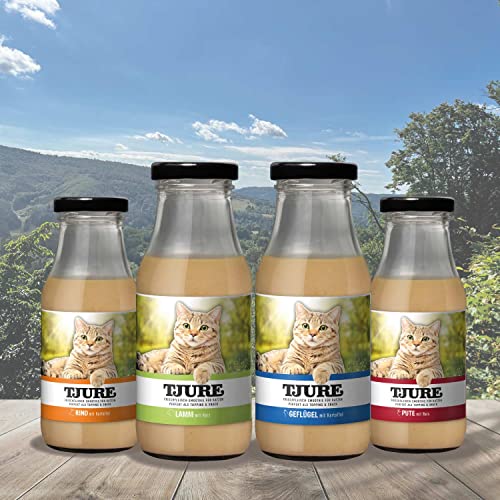 TJURE Cat Katzendrink All in One 4 x 220ml - Geflügel/Rind/Lamm/Pute - Katzensuppe - Flüssignahrung für Katzen - Optimale Flüssigkeitszufuhr für trinkfaule Stubentiger - Leckeres Futter-Topping Cover