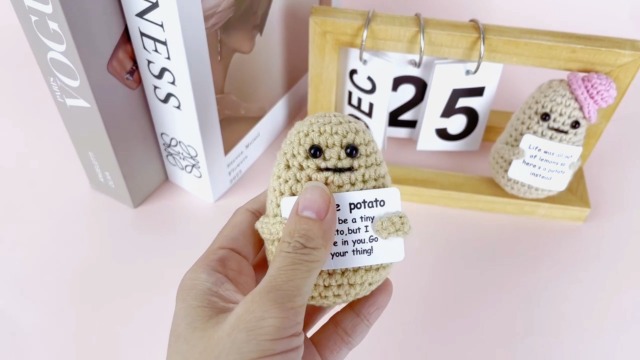 Muñeca De Patata Positiva De Lana Tejida - Regalo Creativo Y Original Para Mujeres, Hombres Y Estudiantes
