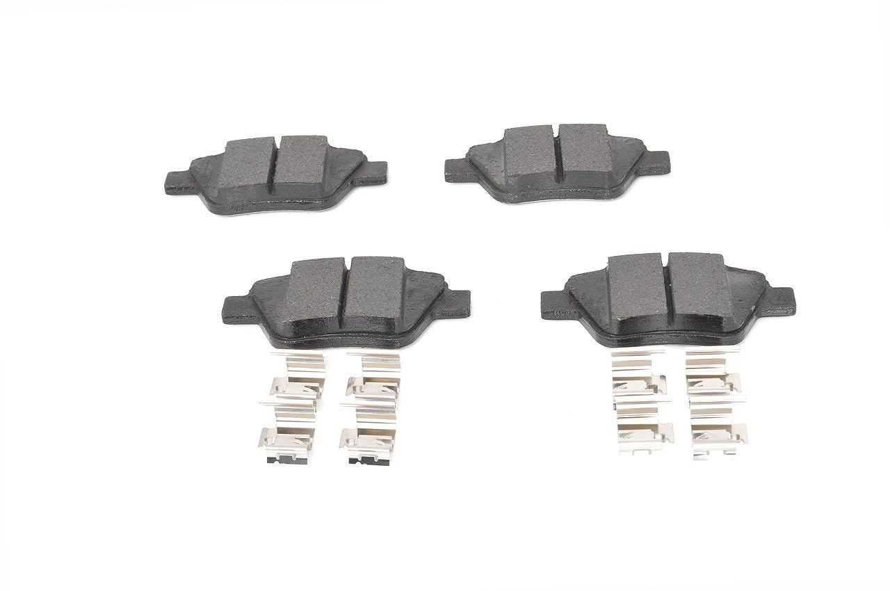 Bosch BP1338 - Plaquettes de Frein Arrière pour Voiture - Qualité Bosch - Réduction du Bruit et de la Poussière - Certifié ECE-R90 - Sans Cuivre - Jeu de 4 Plaquettes - Avec Accessoires