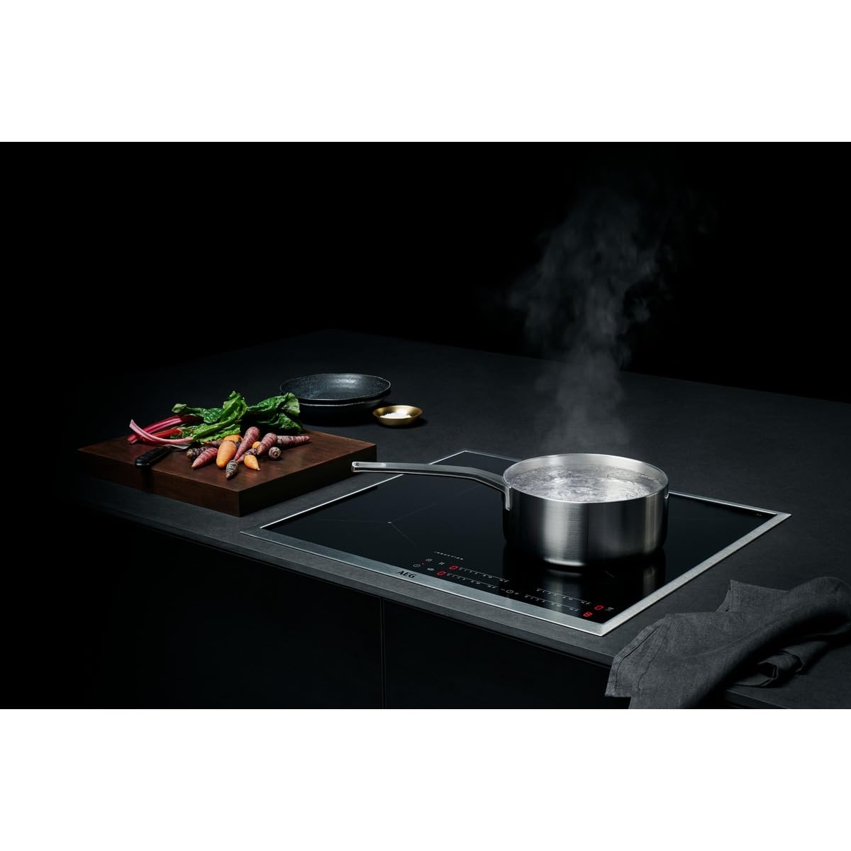 AEG IKB64431XB Autarkes Kochfeld/Induktion/Hob²Hood/Slider-Bedienung / 60 cm/Edelstahlrahmen / 4 Kochzonen/Powerfunktion/Kindersicherung