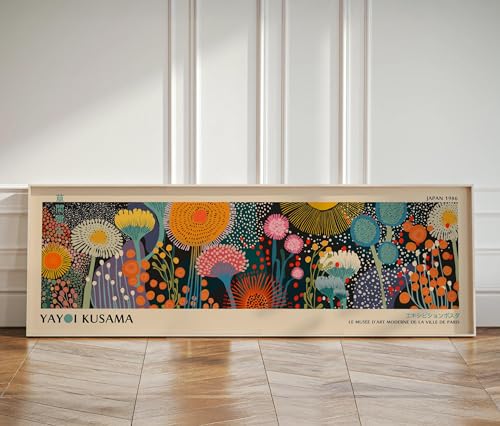 Art mural floral Japandi Kusama pour habiller un grand mur vide sans encombrer l'espace