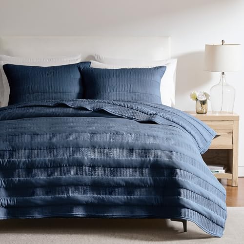 Navy Blue Striped California Cal King Size Quilt Set, Oversized Lightweight Pick Stitch Bedspread with 2 Shams, Soft Cloud Farmhouse Coverlet Rustic Thin Comforter Spring Summer, 3-Piece Bedding Set