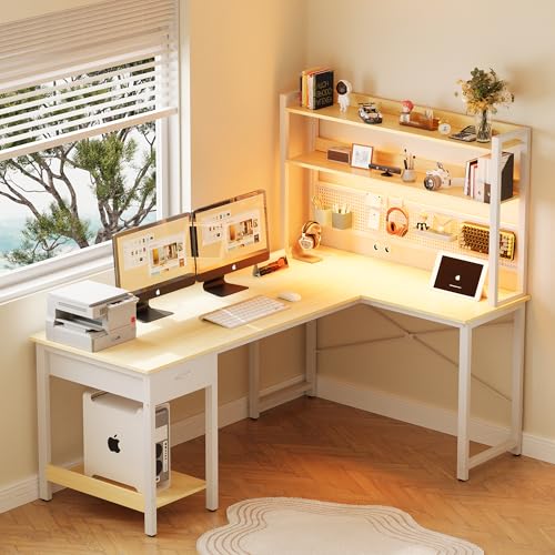 YOUDENOVA Escritorio Gaming en L con Pegboard y LED y Enchufes, 135 × 90 cm Escritorio Gamer Reversible con Estantes, Escritorio Esquinero para Jugadores Blanco