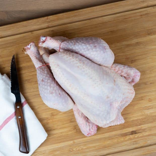 Poulet fermier du Puy-en-Velay : La pièce de 2kg environ - Artisan Boucher depuis 1976 - Maison Victor - Circuit-court et Qualité
