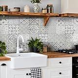 Facile à Utiliser: Couvre complètement les conceptions originales de carreaux, il suffit de les éplucher et de les coller sur toute surface plate propre et sèche, sans colle, sans outils professionnels et sans expérience nécessaire. Stickers carrelage aidez à embellir les murs et à couvrir les marques sales sur le mur, des carreaux autocollants qui donneront à votre maison un tout nouveau look, en quelques minutes