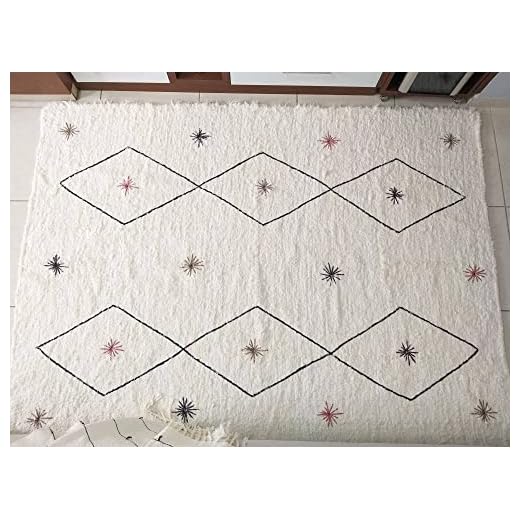 Tapete Para Sala Cru e Preto Bordado Losango 1.00x1.50