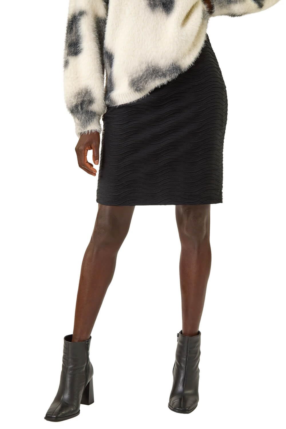 Roman Women's Black Wave Textured Stretch Pencil Skirt In | : Size 14