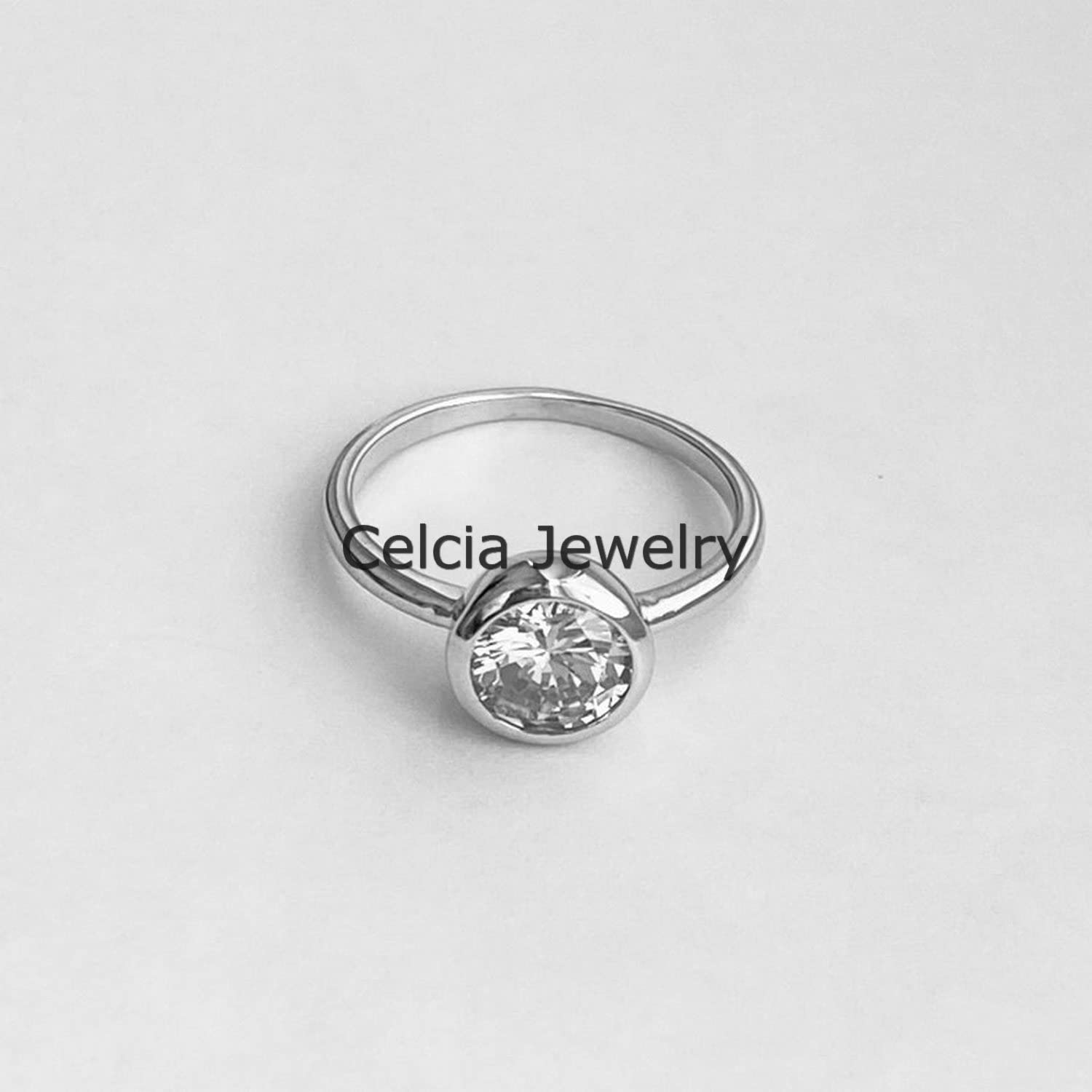 Anillo redondo CZ blanco natural, anillo de regalos de compromiso, anillo solitario, anillo de regalos de ceremonia de boda, anillo minimalista
