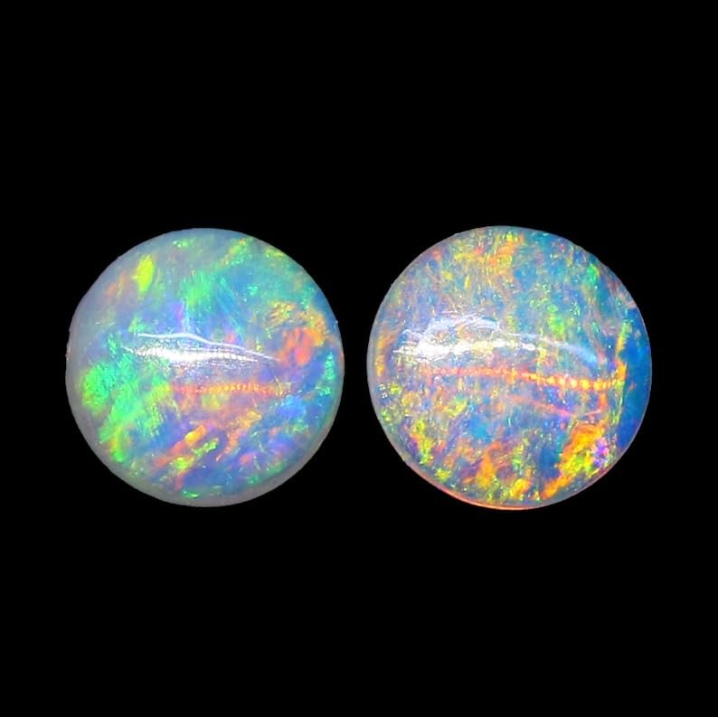 Opale australienne 4 mm : Un trésor naturel multicolore à offrir ou à monter